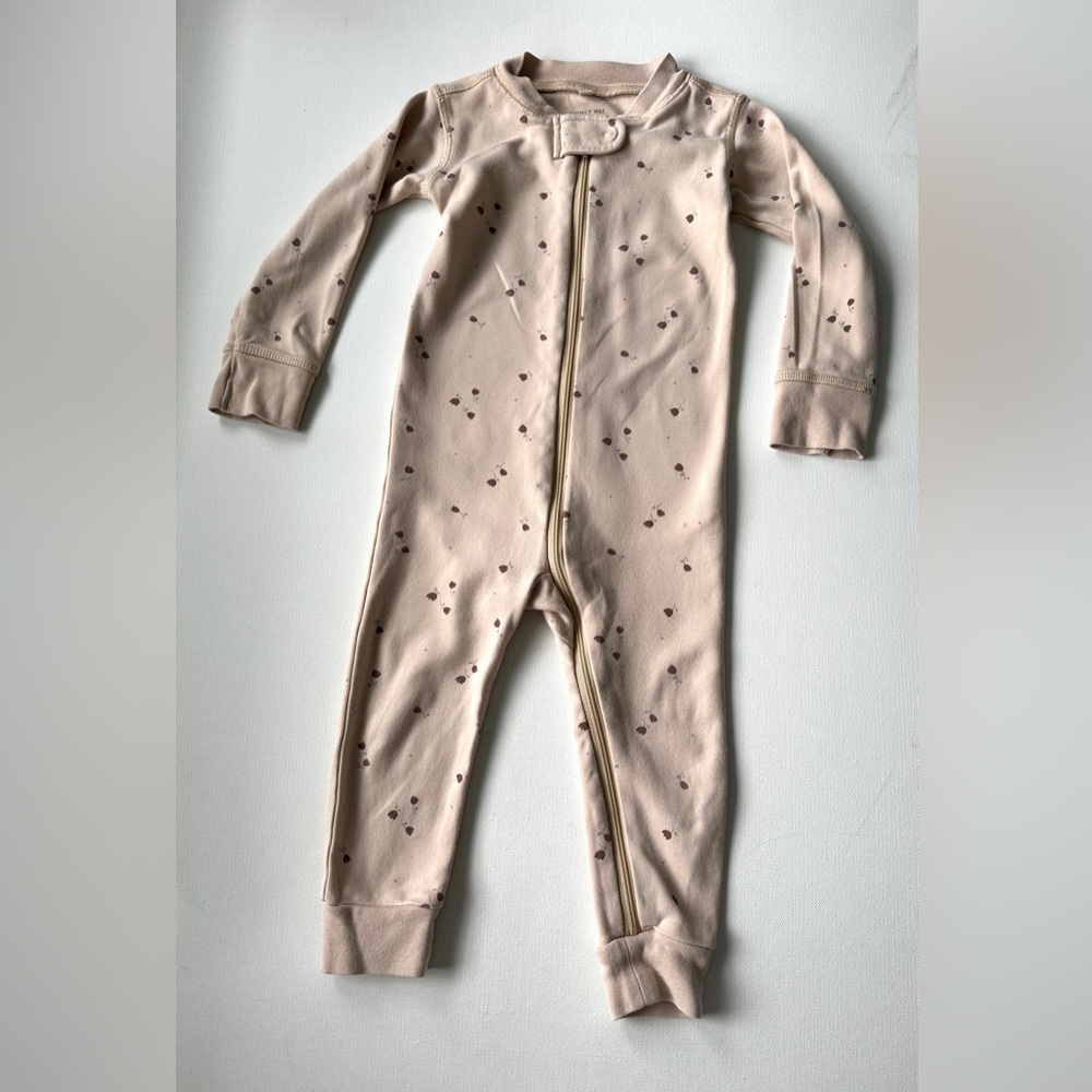Quincy Mae girl’s Organic Cotton Tulip Pyjamas in Pale Pink. Size 18-24M.